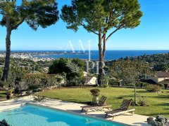 Great potential- Amazing sea view villa - Antibes — photo 1 of 7