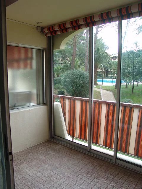 F1 vide de 36m² avec piscine et garage