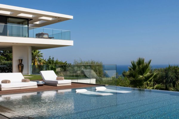 A Contemporary Masterpiece — Cannes Californie — photo 2