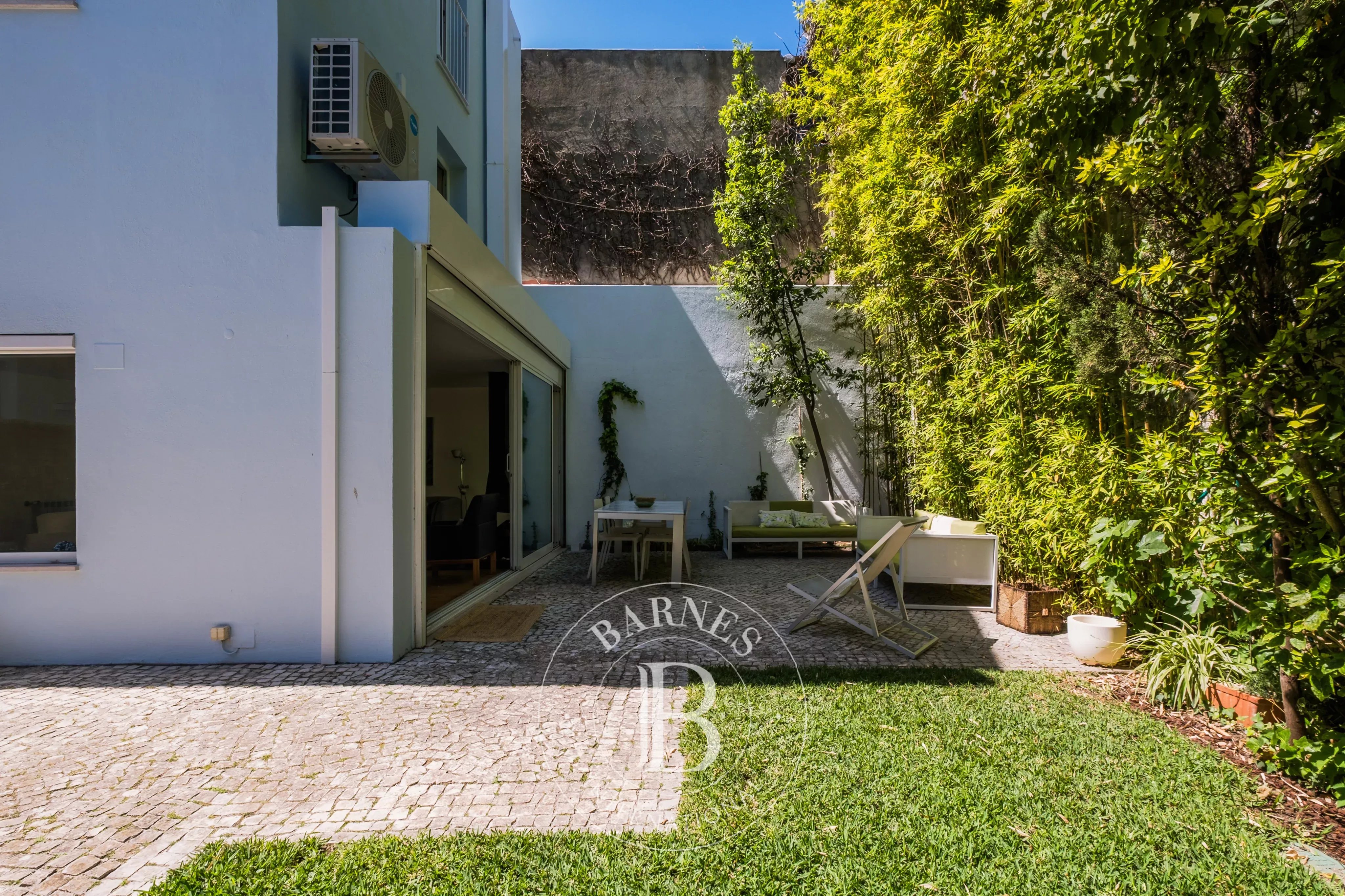Moradia de Autor com Jardim