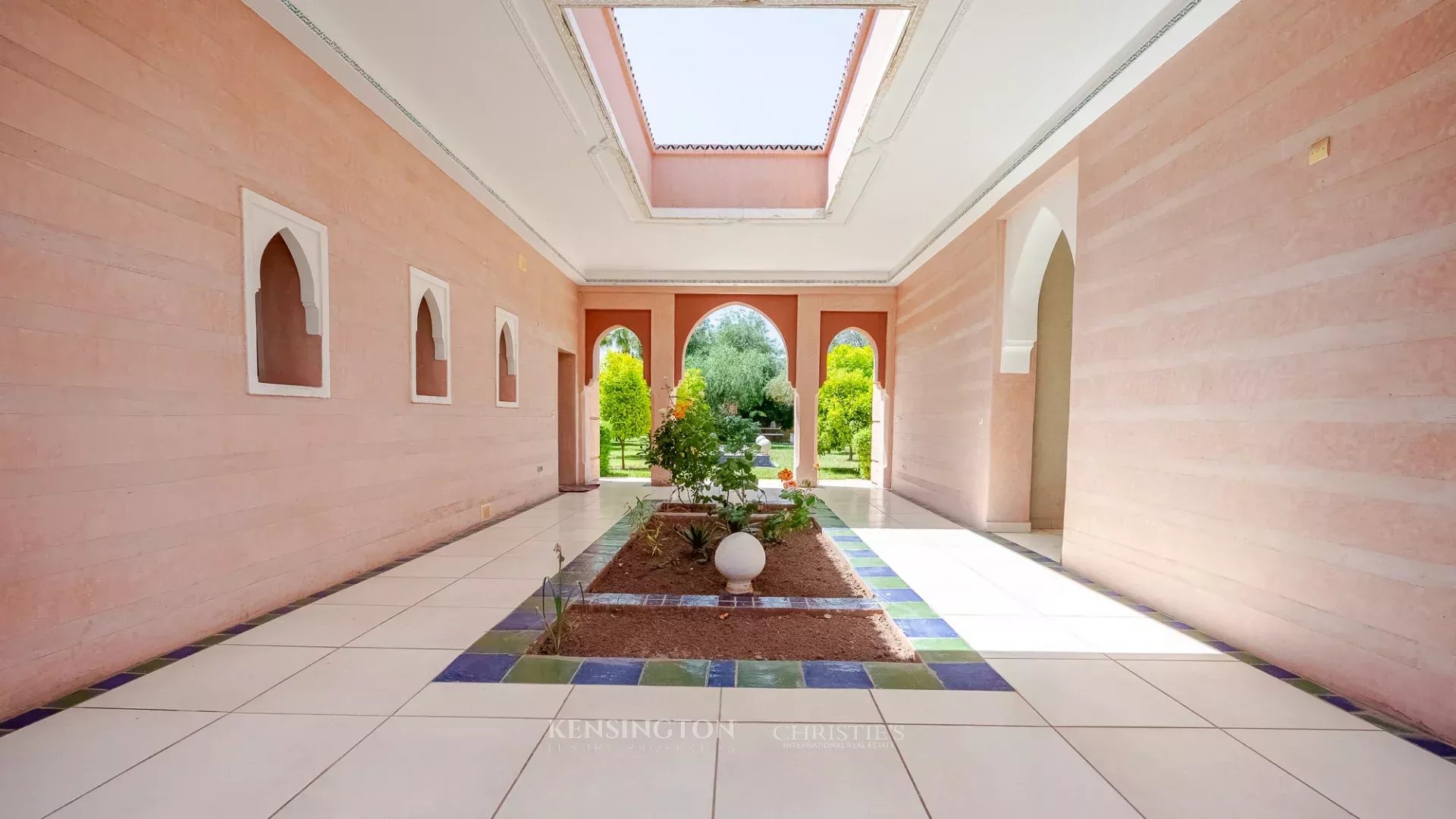 7 Bedroom Villa/Townhouse's Image 27