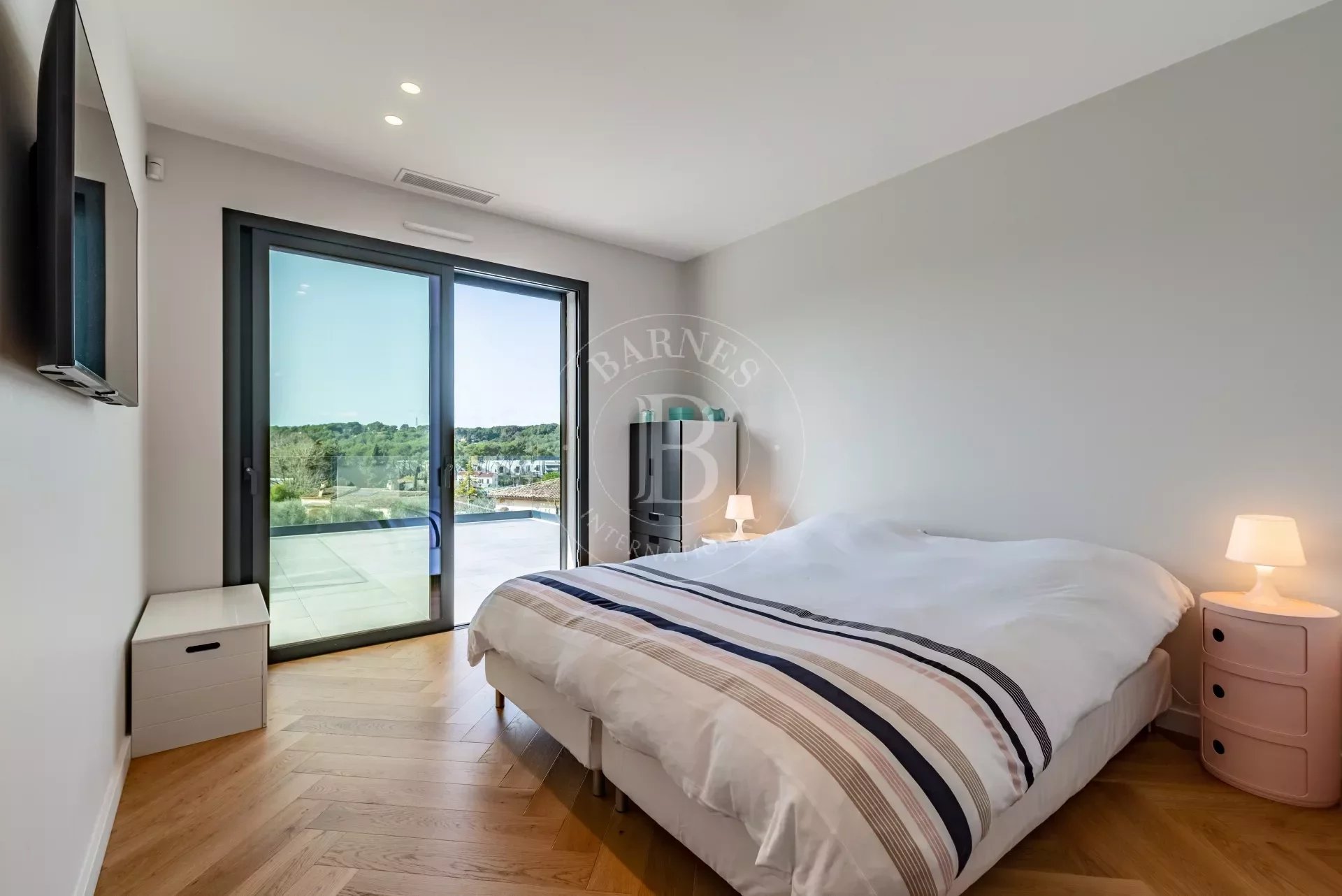 Mougins - New contemporary villa - picture 15