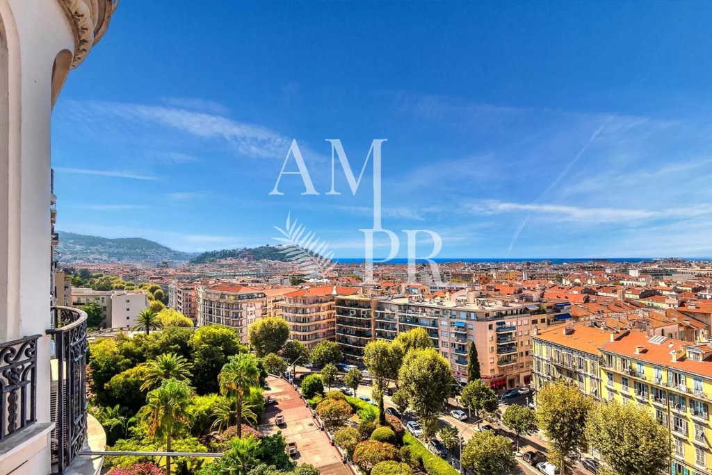 Apartment for sale in Nice — Belle Epoque Apartment for sale in Nice with Sea Views