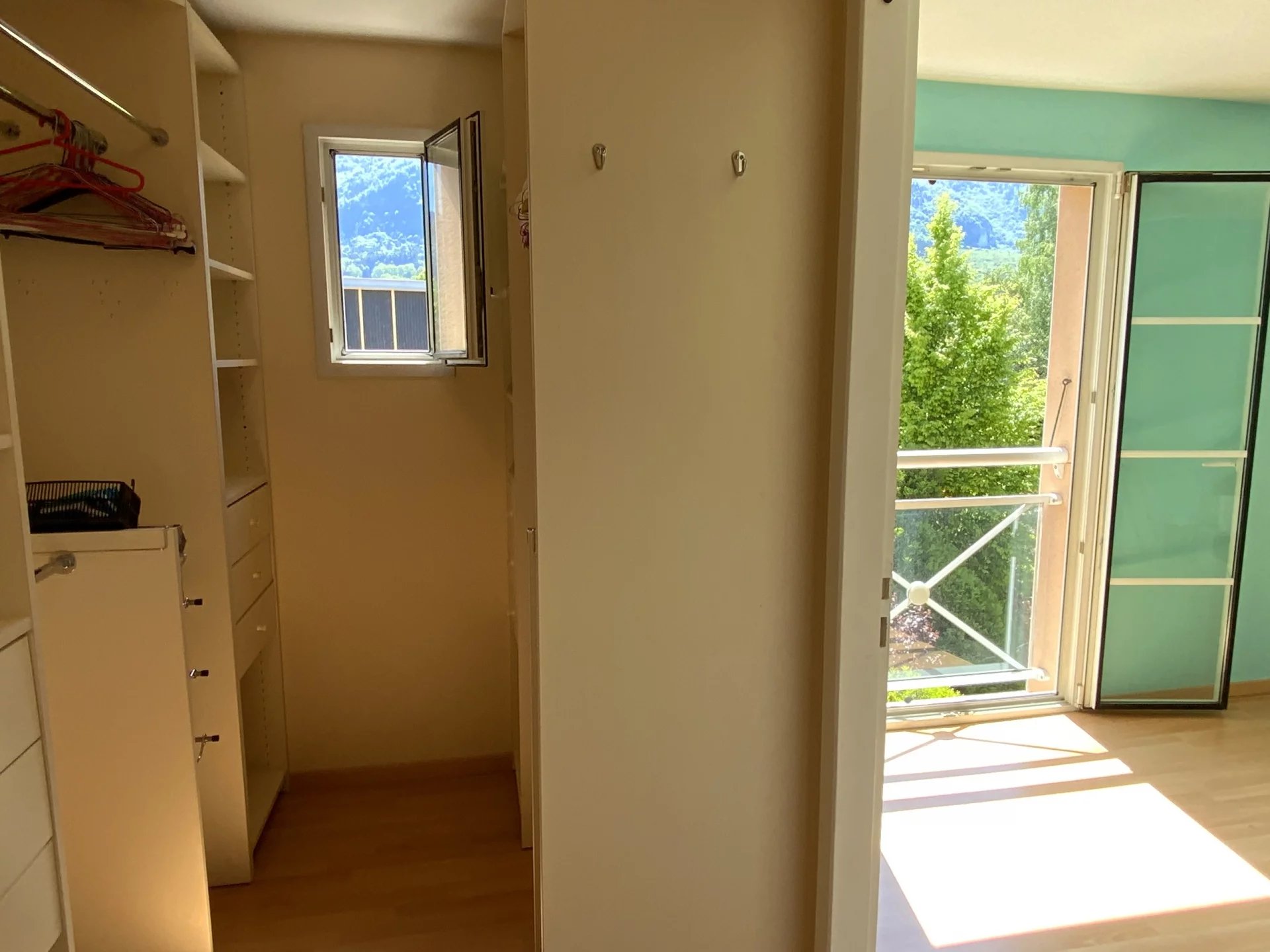 Villa 3 chambres, 3 SdB, jardin, dans résidence piscine - prox. Genève