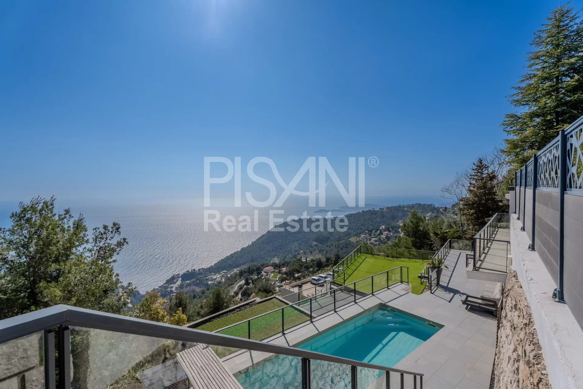 CONTEMPORARY VILLA WITH PANORAMIC SEA VIEW
