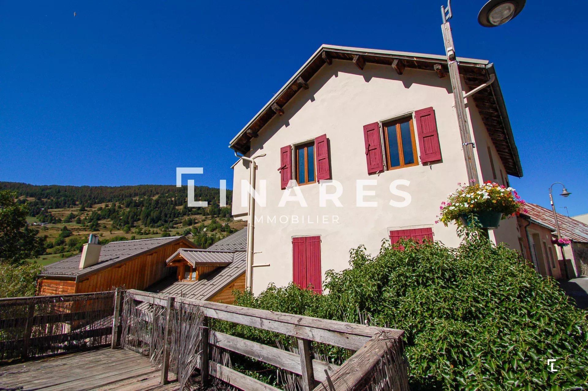 AU COEUR DE VARS - Appartement neuf de 143m2  - Terrasse - Garage  - 05560 Vars