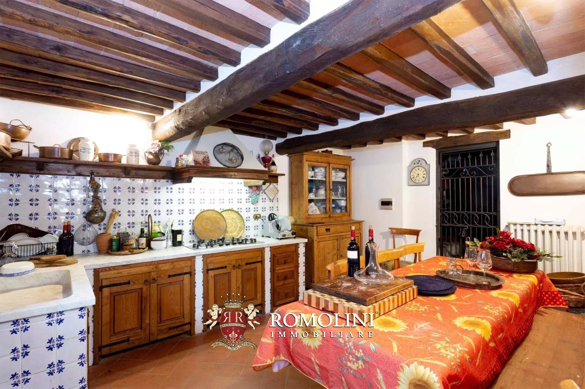 9 Bedroom Vineyard's Image 26