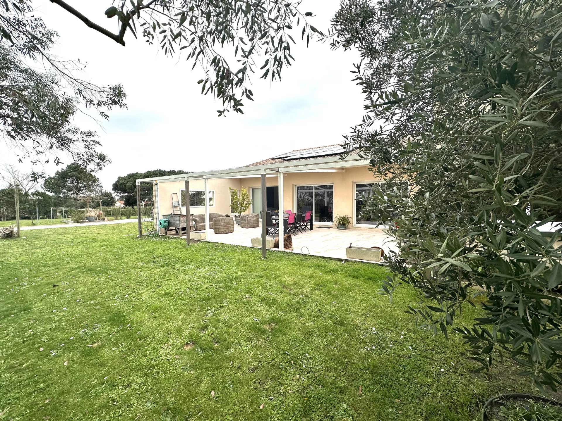 Agence immobilière de ROSER BEATRICE