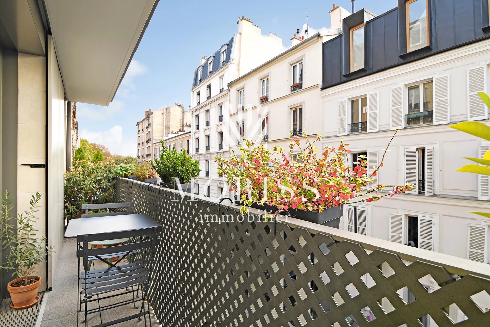 CLICHY - TRÈS BEL APPARTEMENT 4 PIÈCES DE 81 M2 + 6 M2 DE BALCON - Image Array