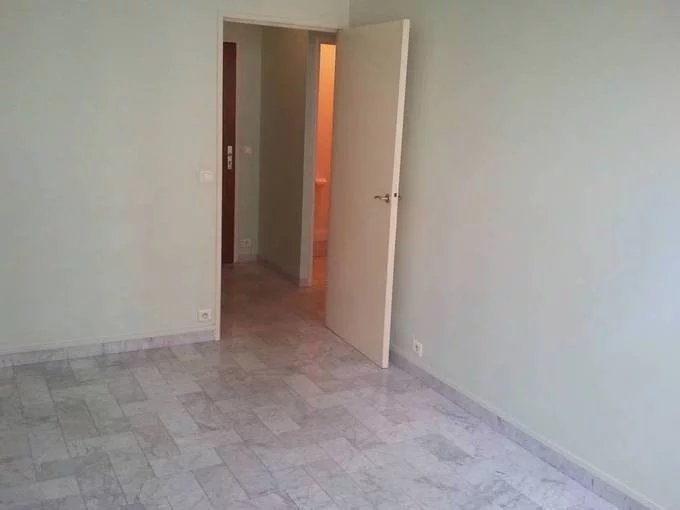STUDIO 75013