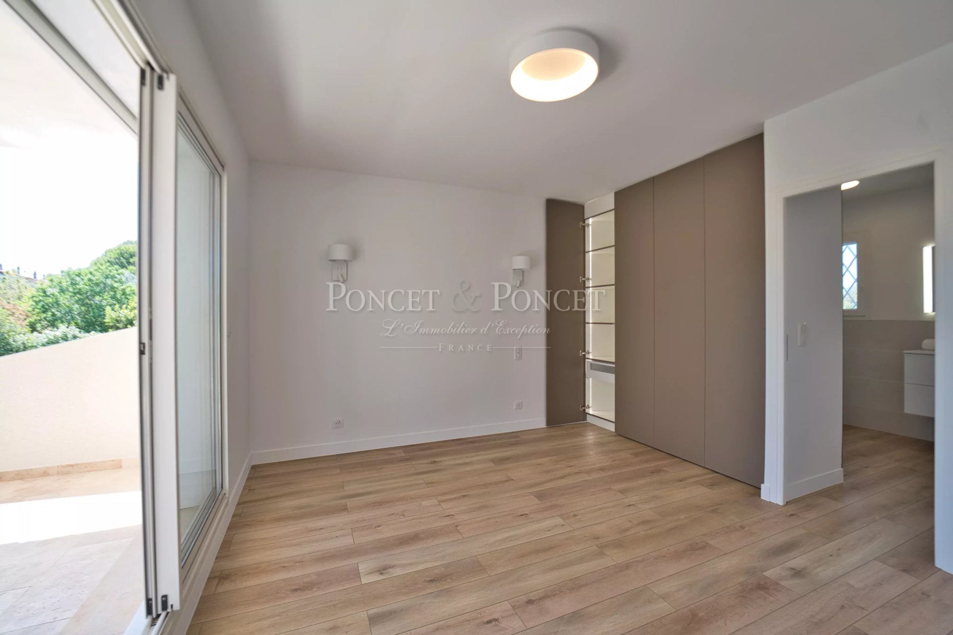 4 Bedroom Villa/Townhouse's Image 16