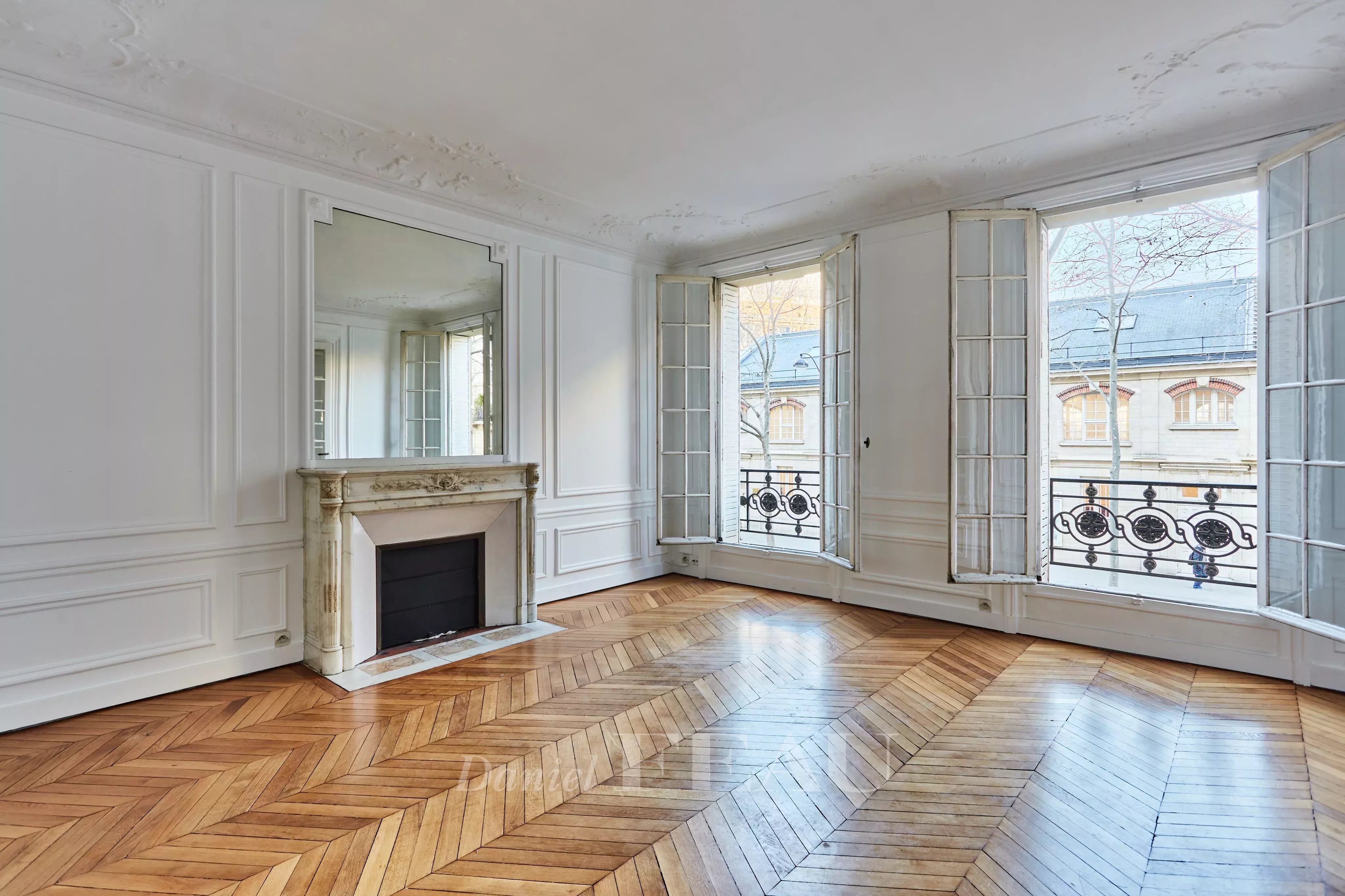 Sale Apartment Paris 7th