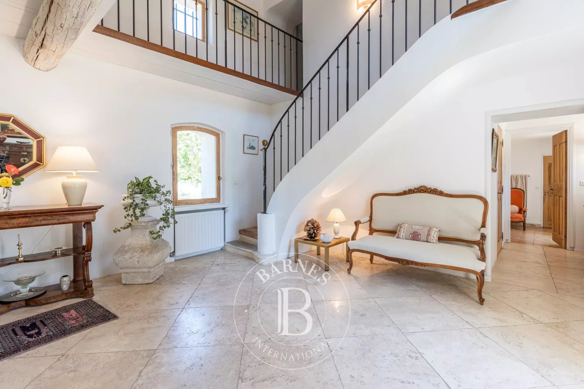 LOURMARIN - PROPERTY - 5 BEDROOMS - SWIMMING POOL - PARK OF 6.5 HA - picture 7