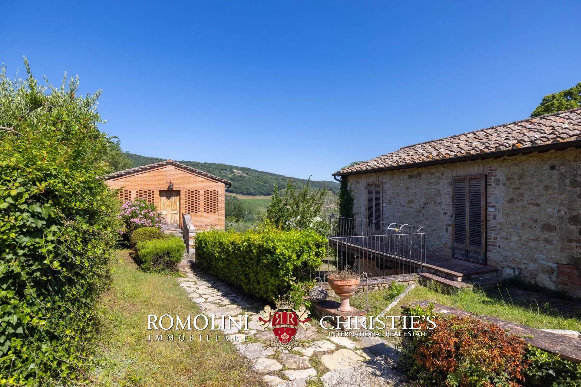 33 Bedroom Vineyard's Image 72