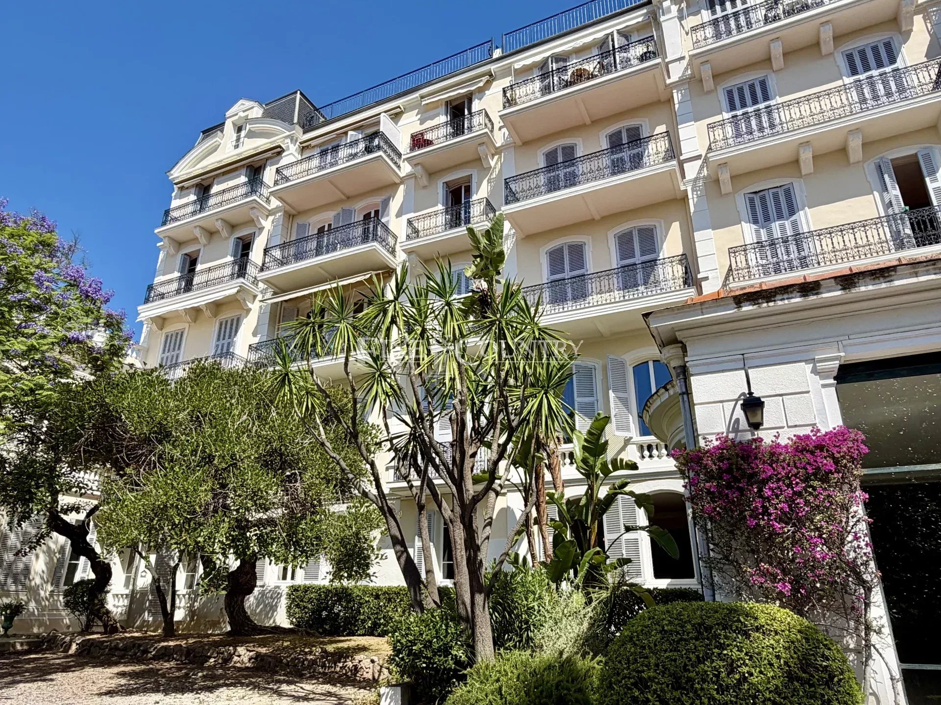 Photo of For sale apartment in Cannes within walking distance to the center