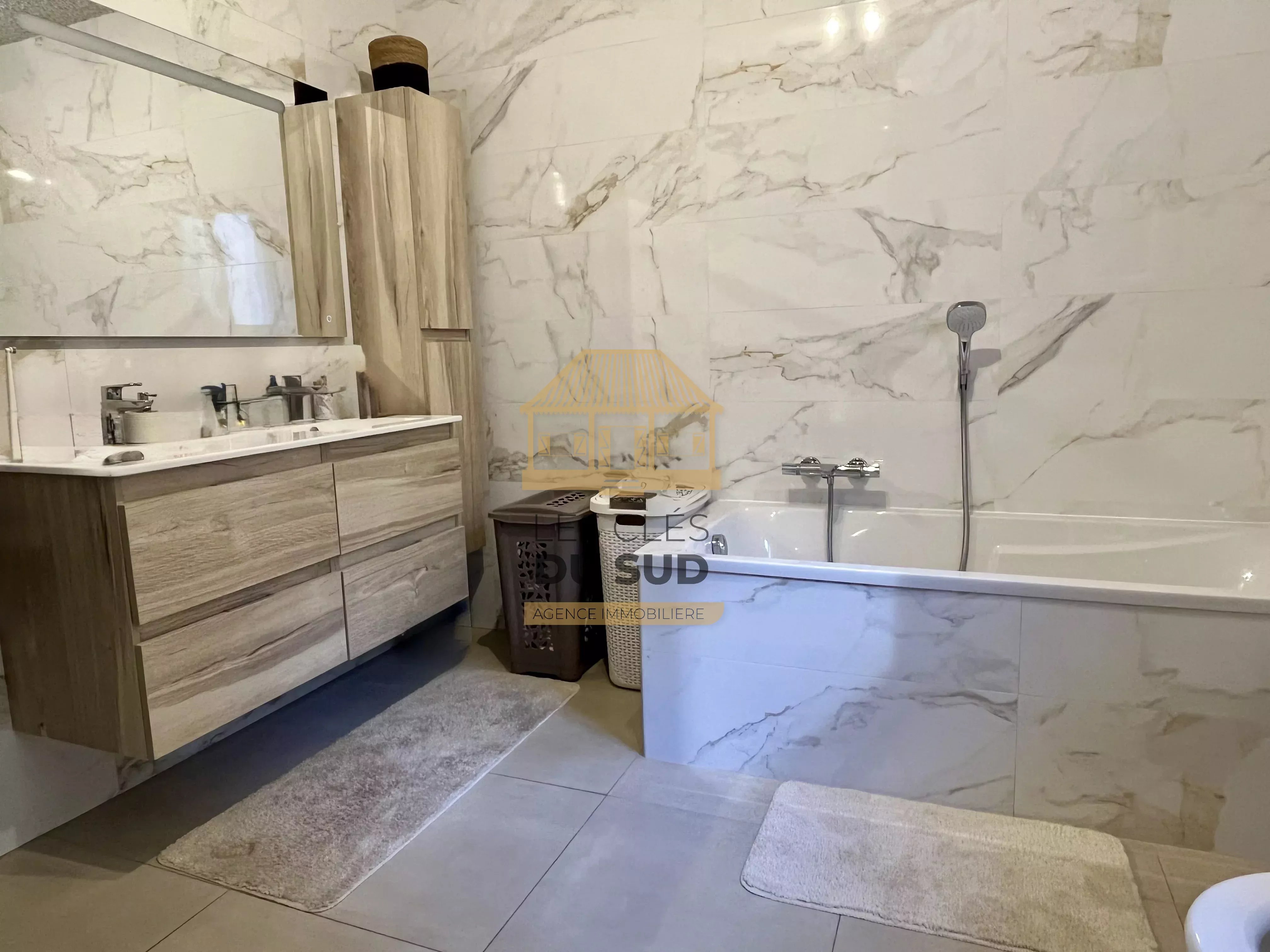 Villa familiale T5/6 spacieuse avec grand jardin plat et vue dégagée au Tampon – Pont d’Yves 97430