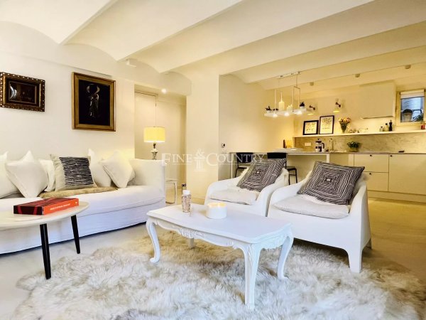 Luxury 3-Bedroom Bourgeois Apartment for Sale in Cannes Banane — photo 3
