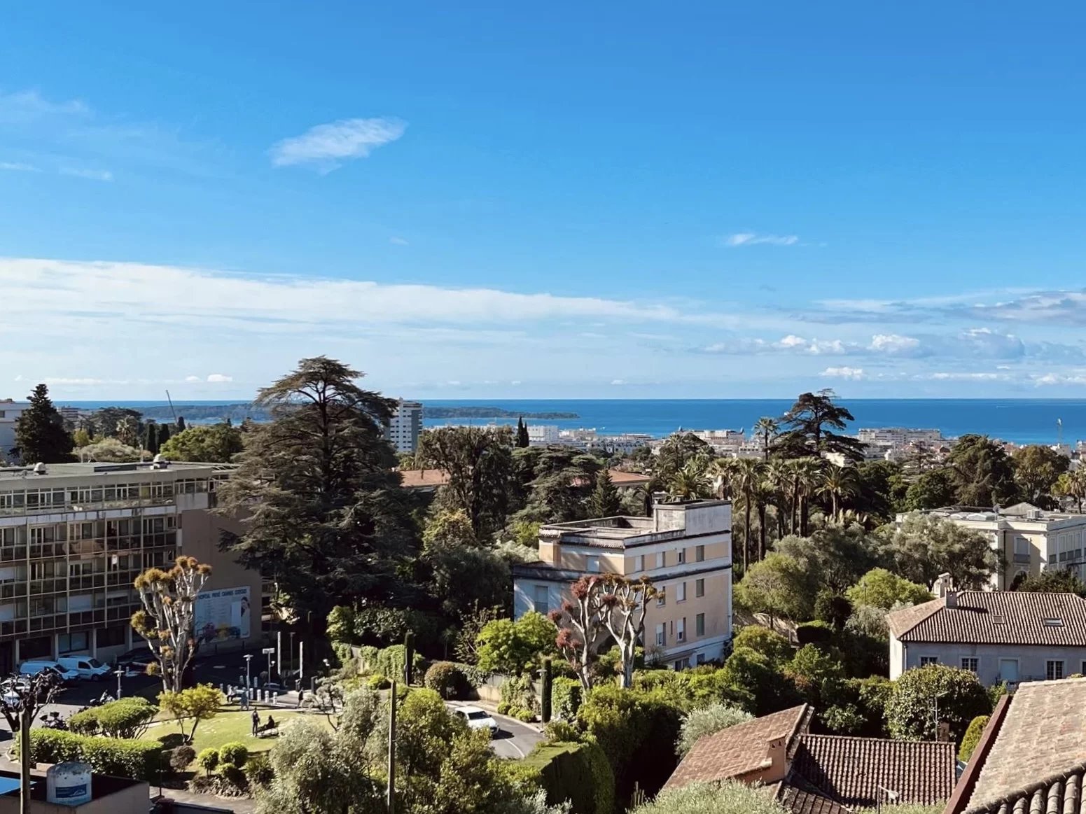 Magnificent 3-room Sea View Fully Renovated Oxford