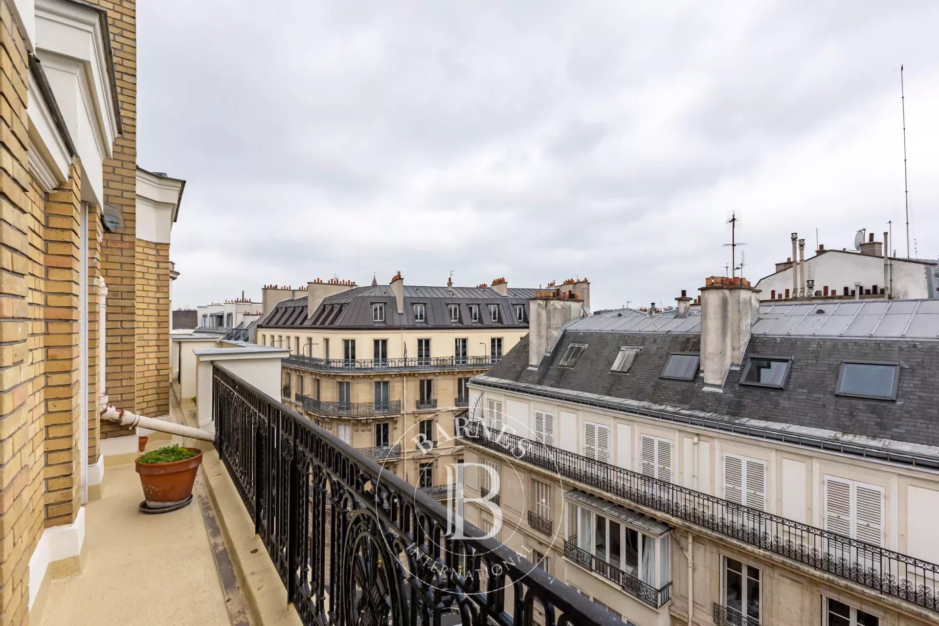 Daire Paris 8ème - picture 9