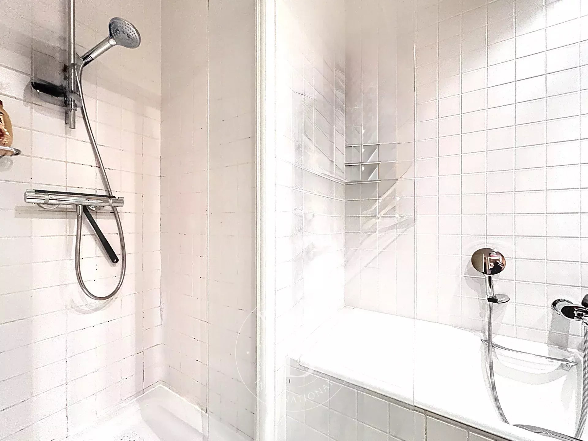 Appartement 1 chambre avec beau jardin + box fermé