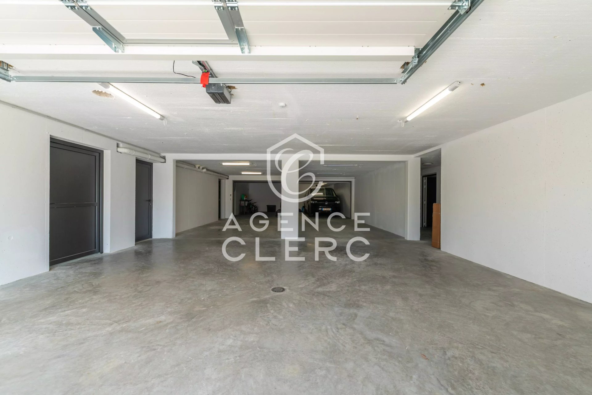 5 Bedroom Villa/Townhouse's Image 20