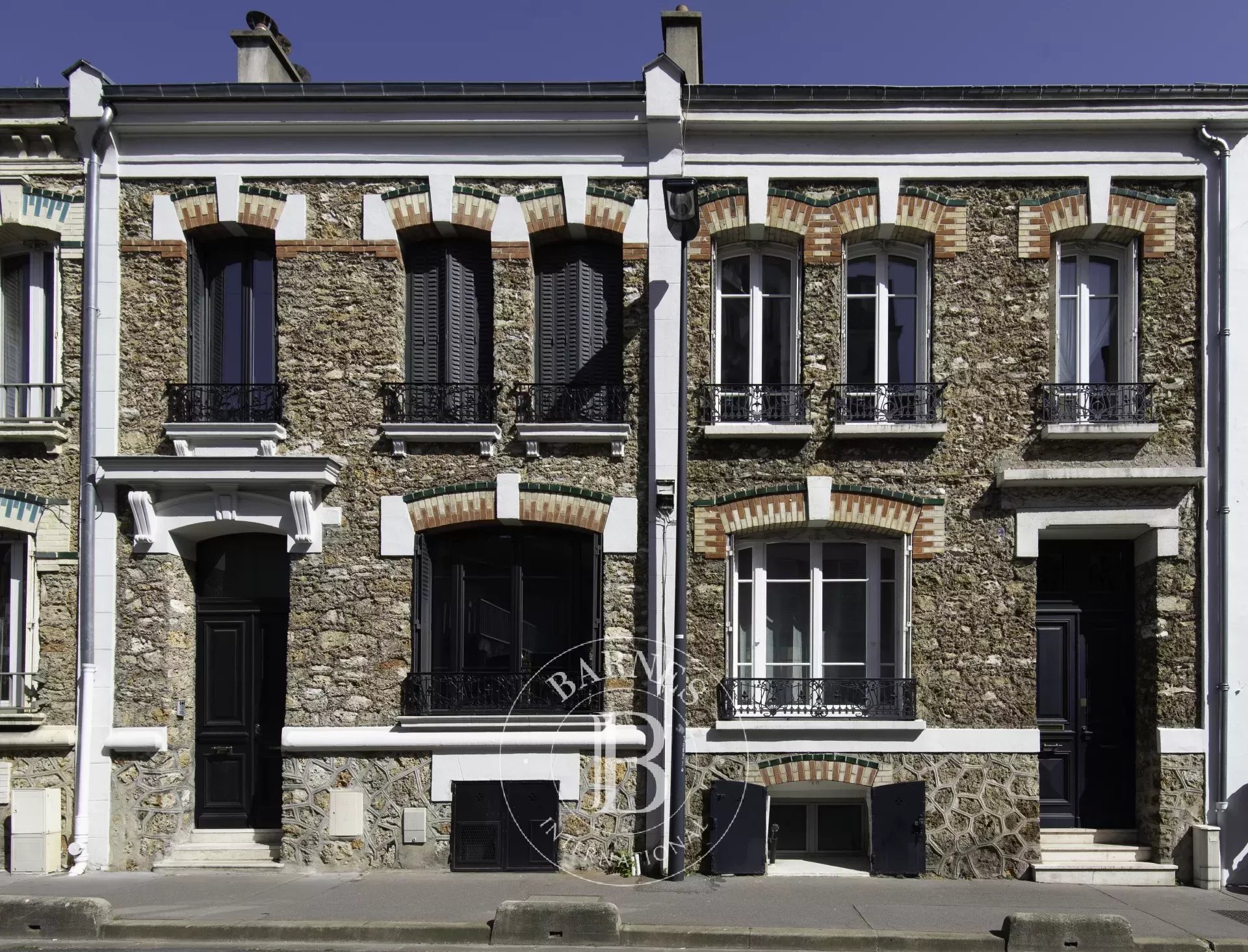 Ev Vanves - picture 18