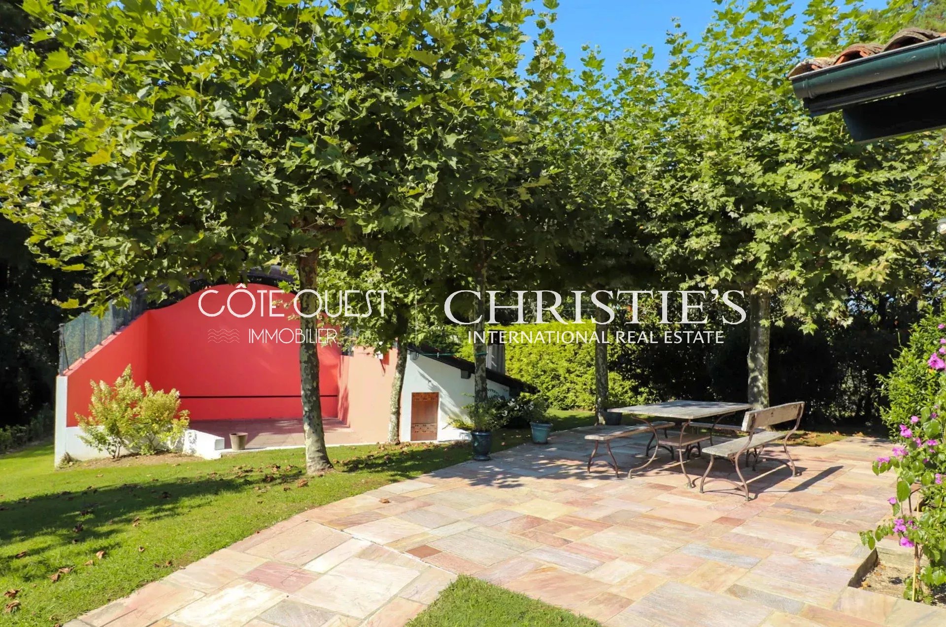 6 Bedroom Villa/Townhouse's Image 15
