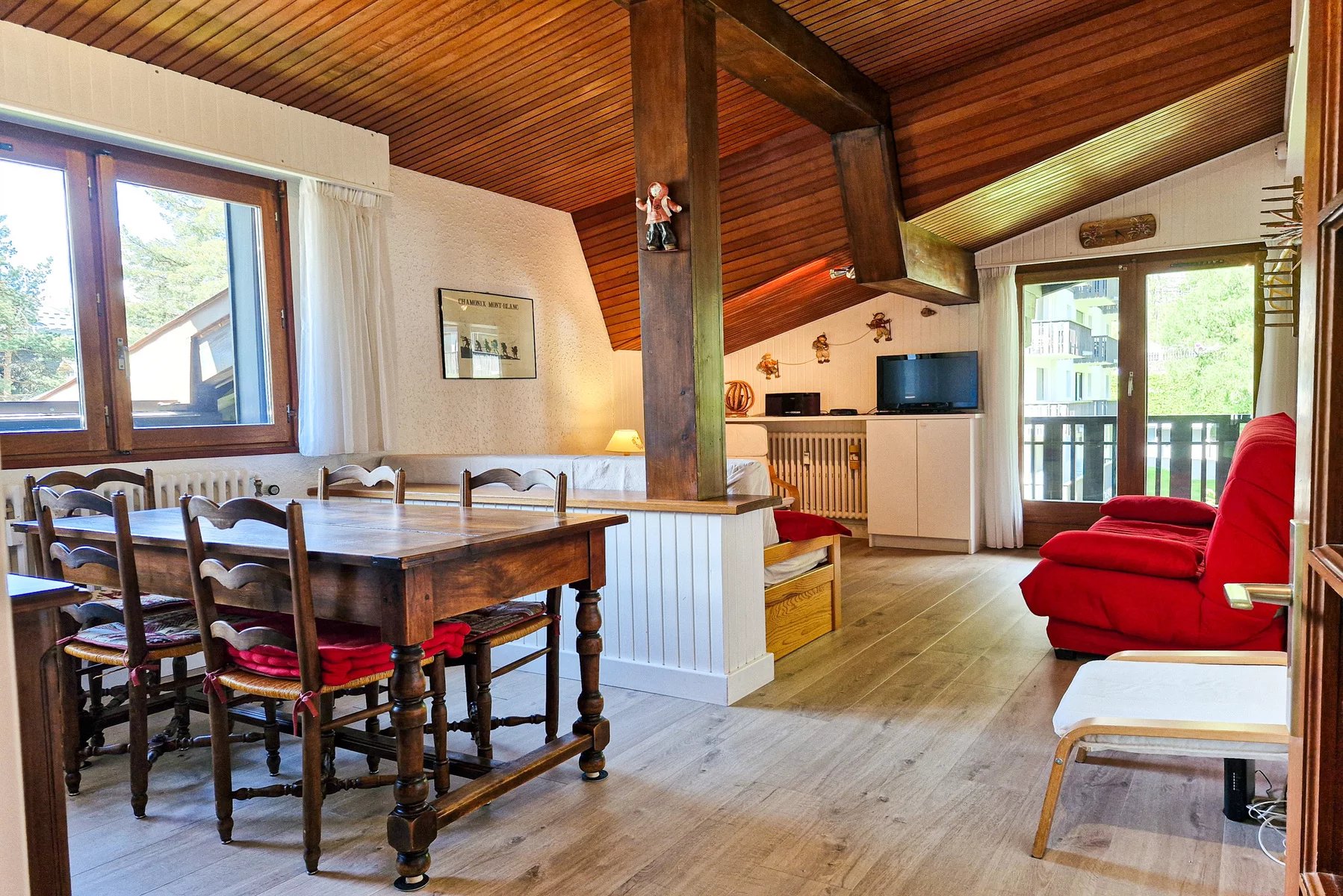 Photo of CHAMONIX - Top floor 1-bedroom apartment with balcony