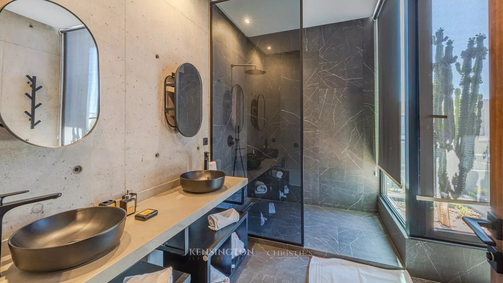 5 Bedroom Villa/Townhouse's Image 40