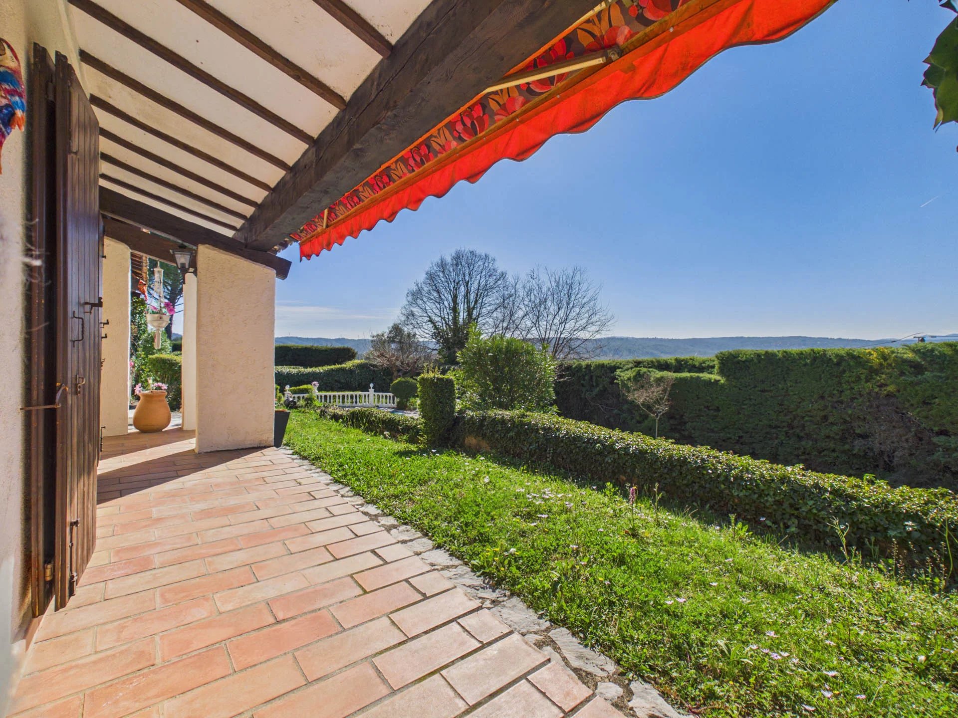 Villa to renovate with pool and view  - Montauroux