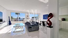 EXCLUSIVE - CANNES BASSE CALIFORNIE - CHARMING 3-ROOM APARTMENT - PANORAMIC SEA VIEW - TOP FLOOR — photo 2 of 7