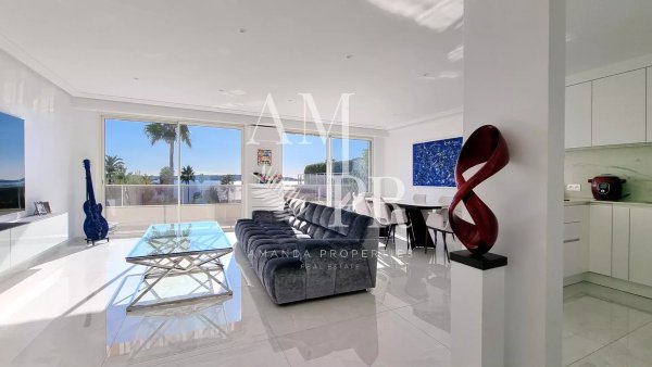 EXCLUSIVE - CANNES BASSE CALIFORNIE - CHARMING 3-ROOM APARTMENT - PANORAMIC SEA VIEW - TOP FLOOR — photo 2