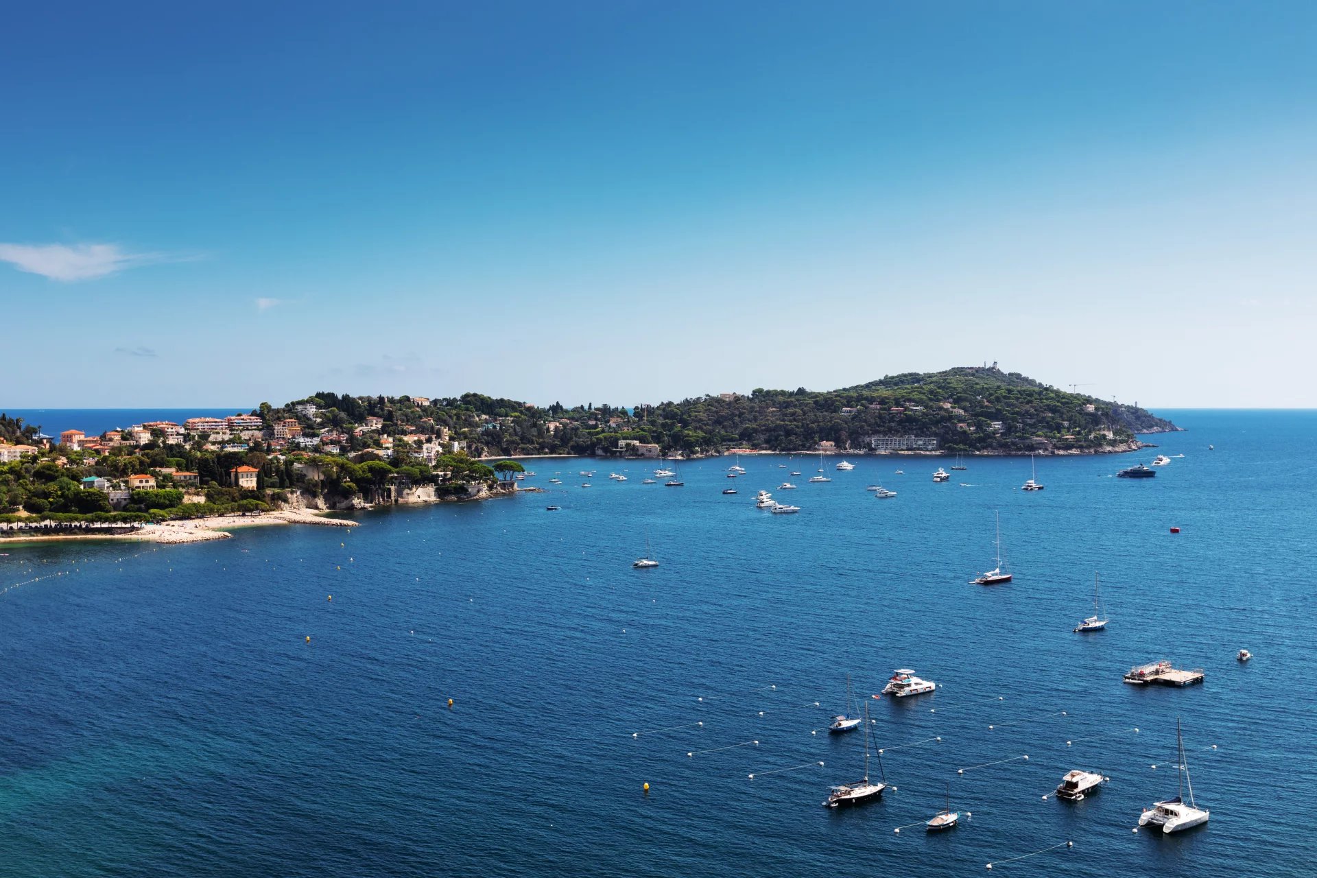 Villefranche sur Mer - DERNIER ETAGE Appartement 3 pièces 100m² avec grande terrasse 27m² vue mer// Villefranche sur Mer