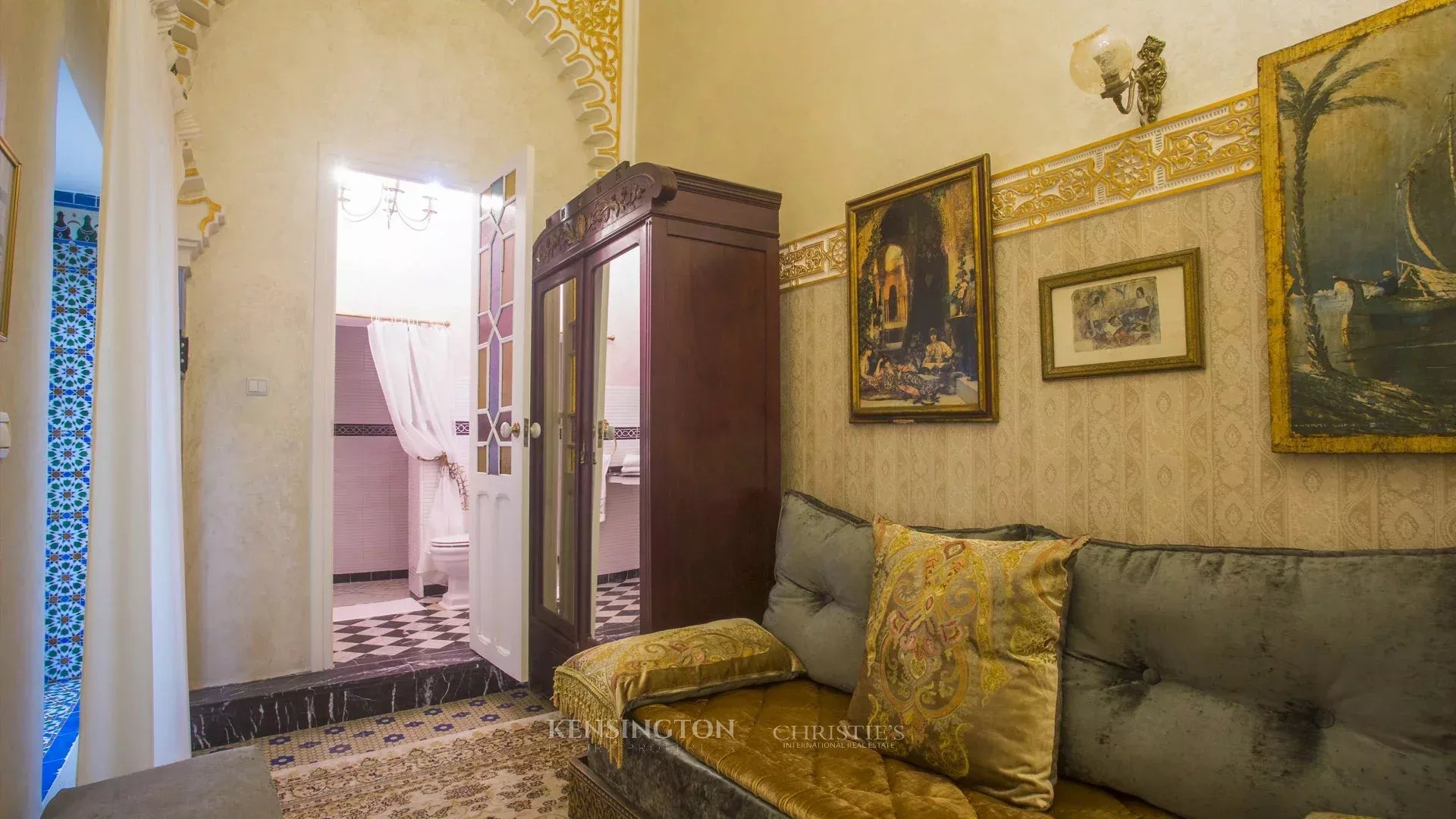 9 Bedroom Villa/Townhouse's Image 12