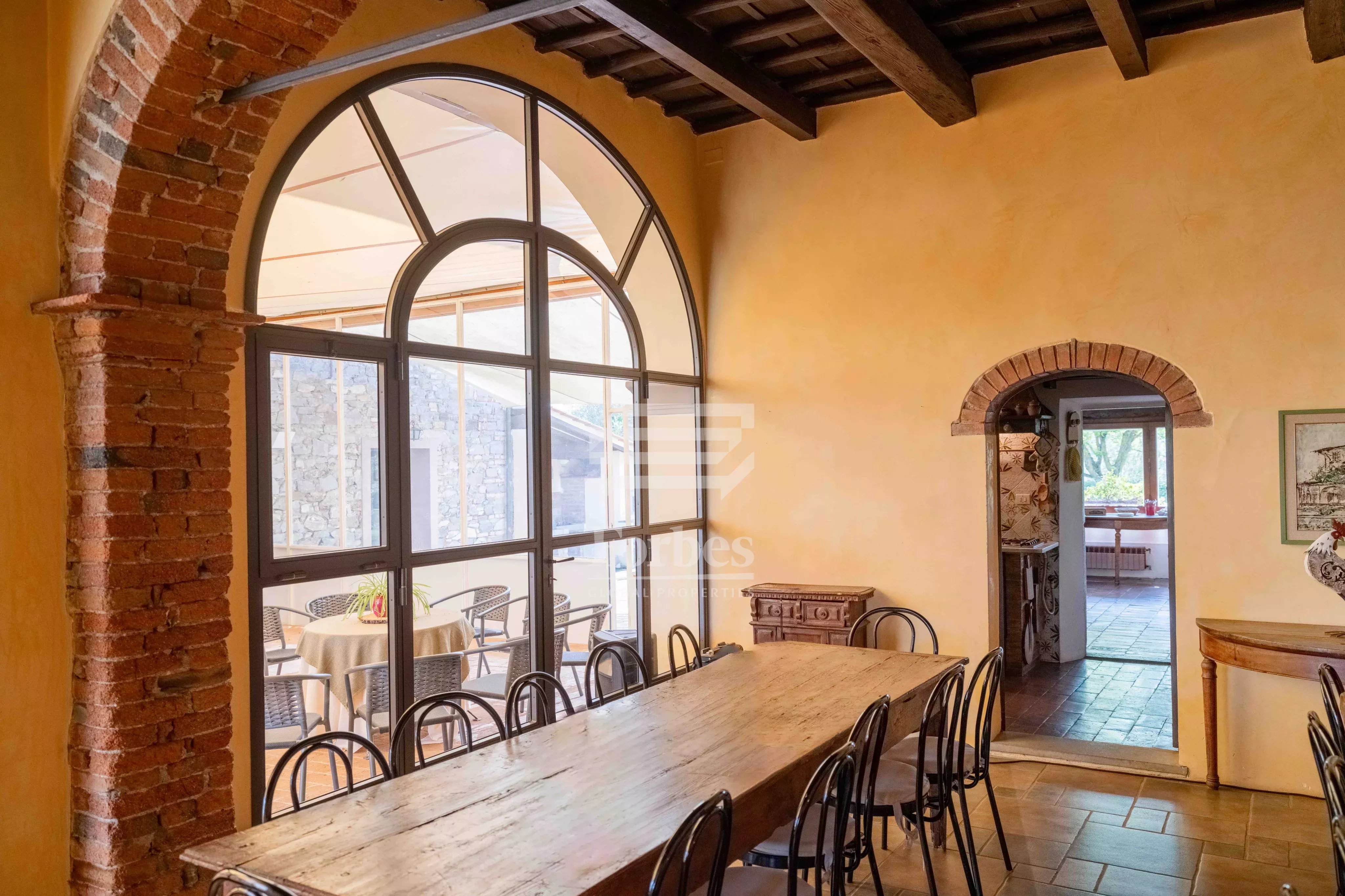 Farmhouse for sale in Tuscany, just minutes from Florence