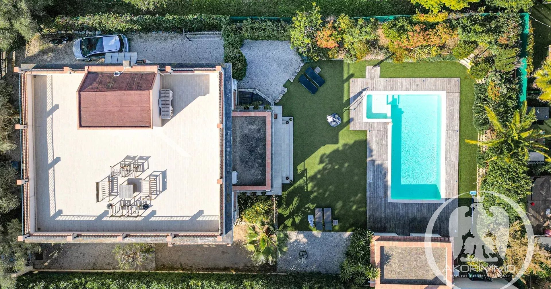 <span class='fw-semibold text-nowrap'>Casa</span>  - <span class='text-nowrap'>8 stanze</span>  - <span class='text-nowrap'>220.0 m²</span> - <span class='text-nowrap'> <span c