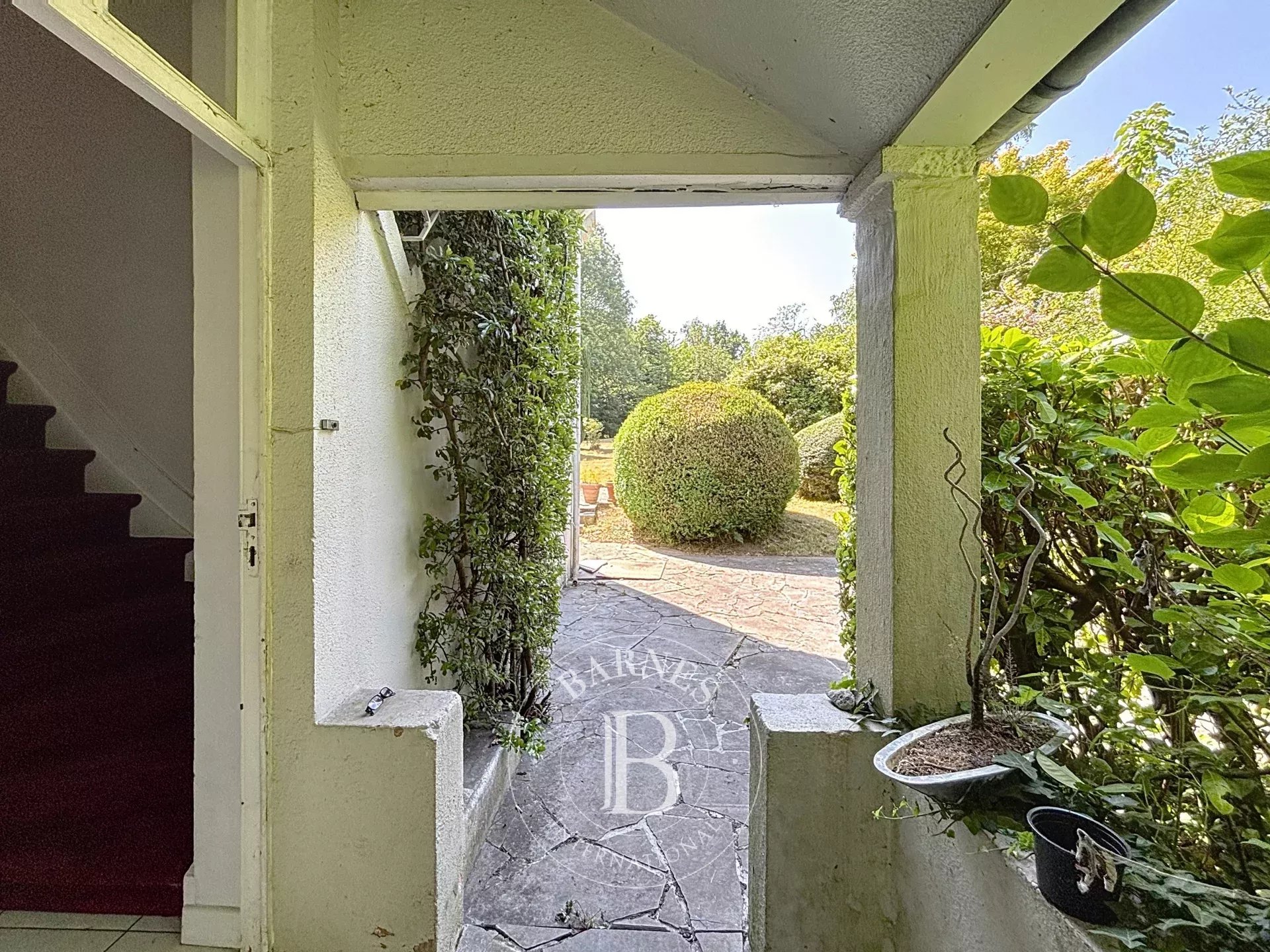 Uccle - House to renovate - Beautiful land of 55 ares