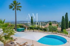 Mediterranean-style villa with unobstructed ocean views — photo 5 of 6