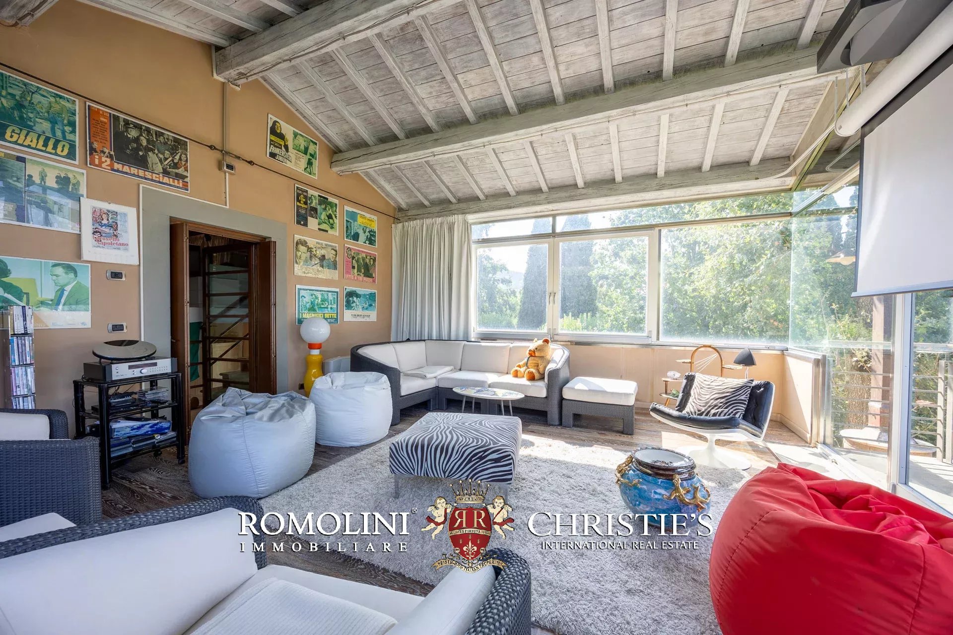 4 Bedroom Villa/Townhouse's Image 102