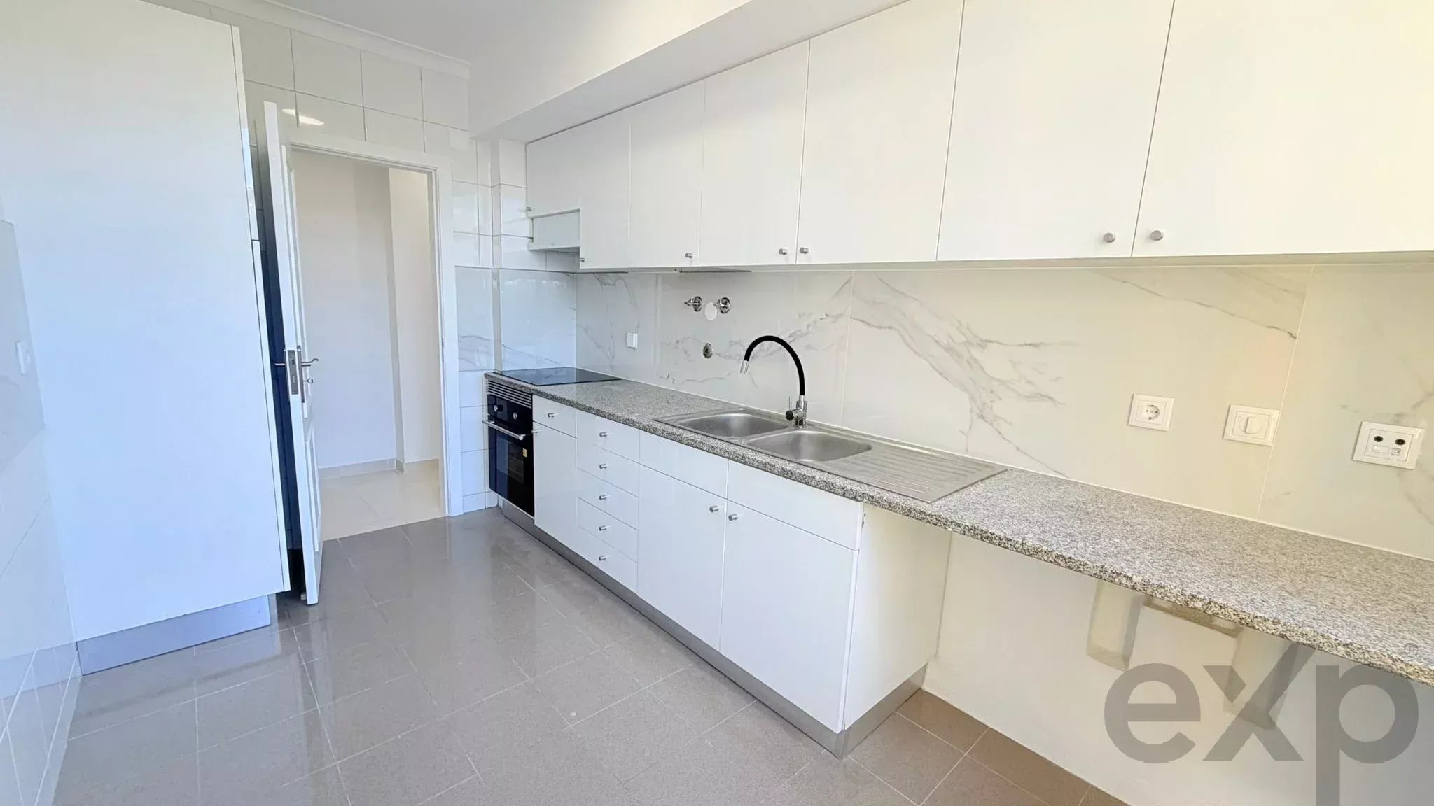 3-Bedroom Apartment T3 Feijó, Almada renovated 86914707 image 1