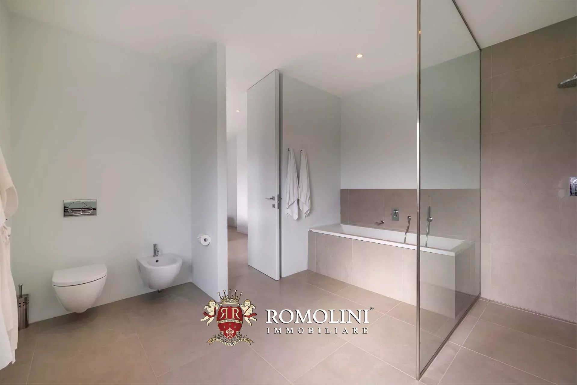 7 Bedroom Villa/Townhouse's Image 115