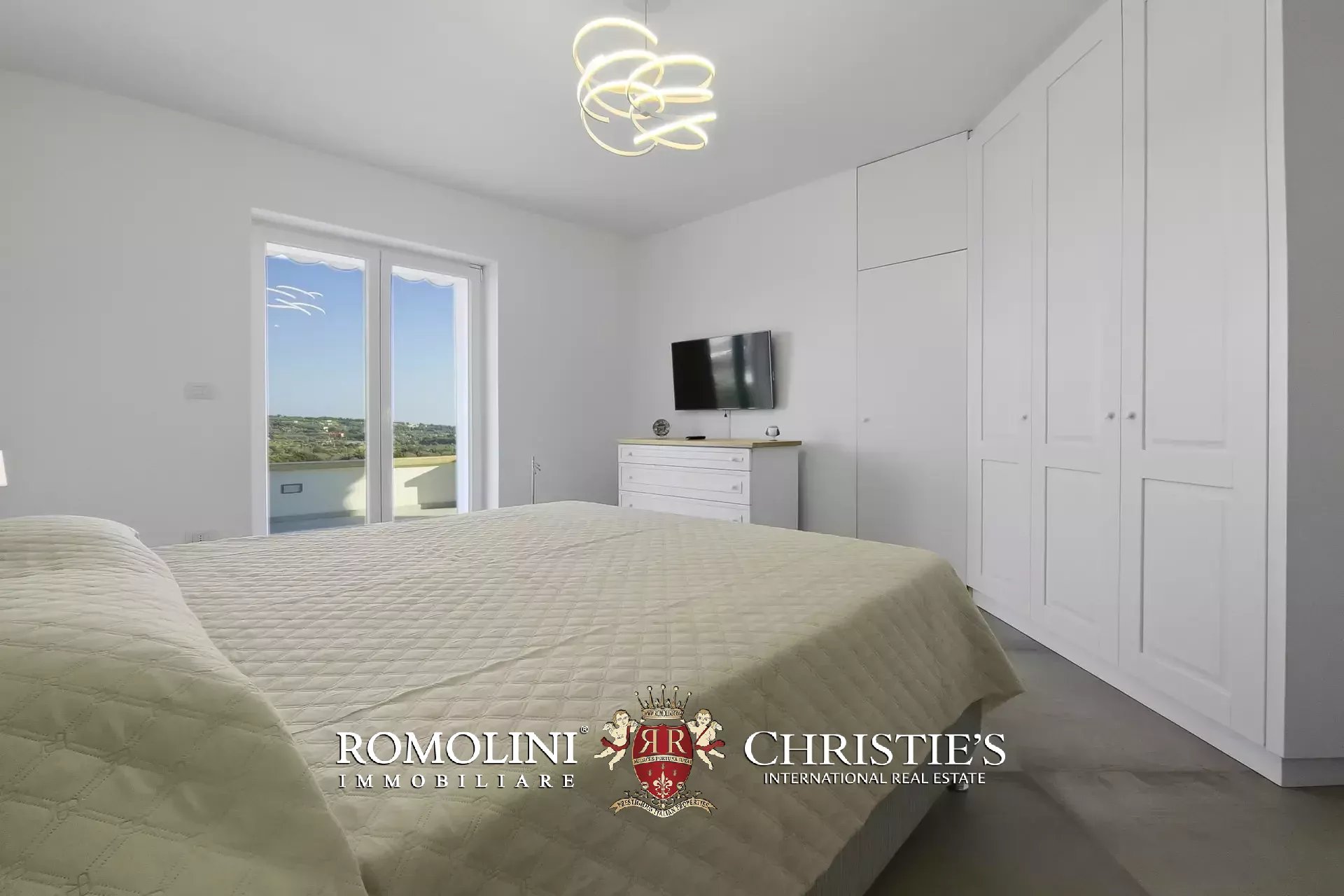 5 Bedroom Villa/Townhouse's Image 20