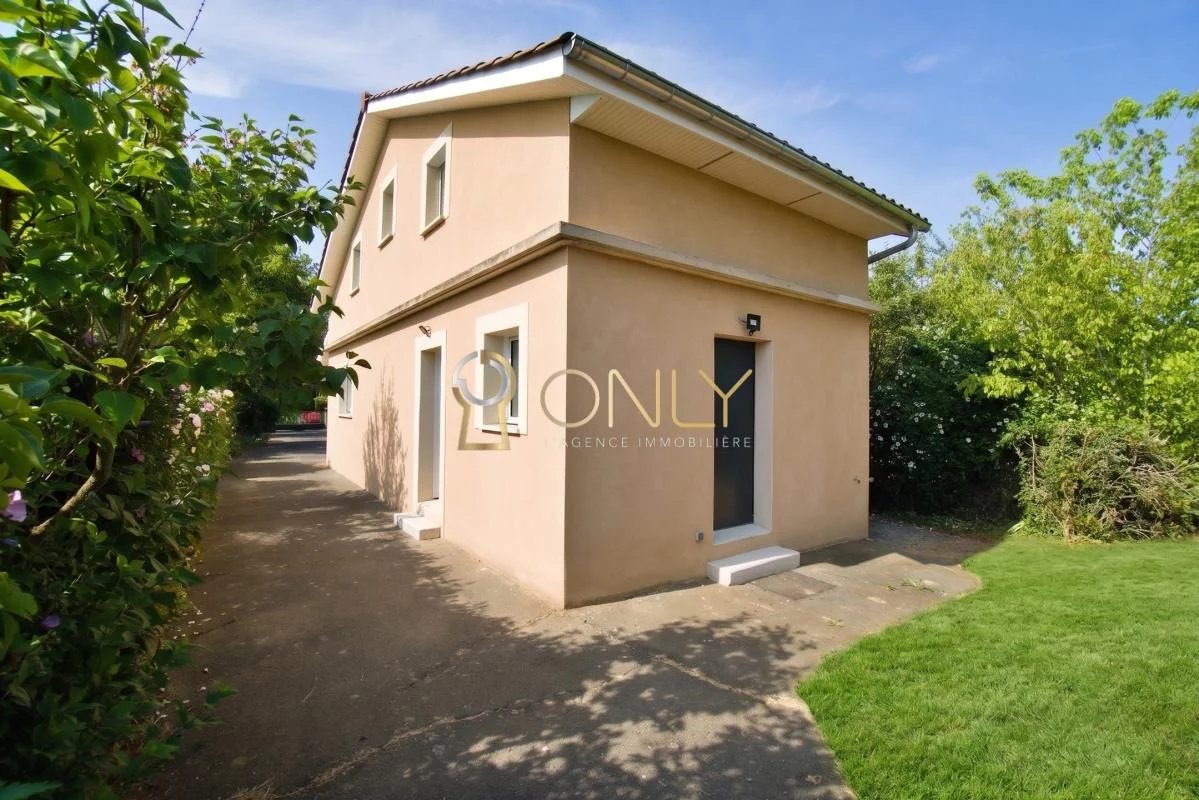 Reyrieux - Maison individuelle - 1110m² de terrain - 2 chambres