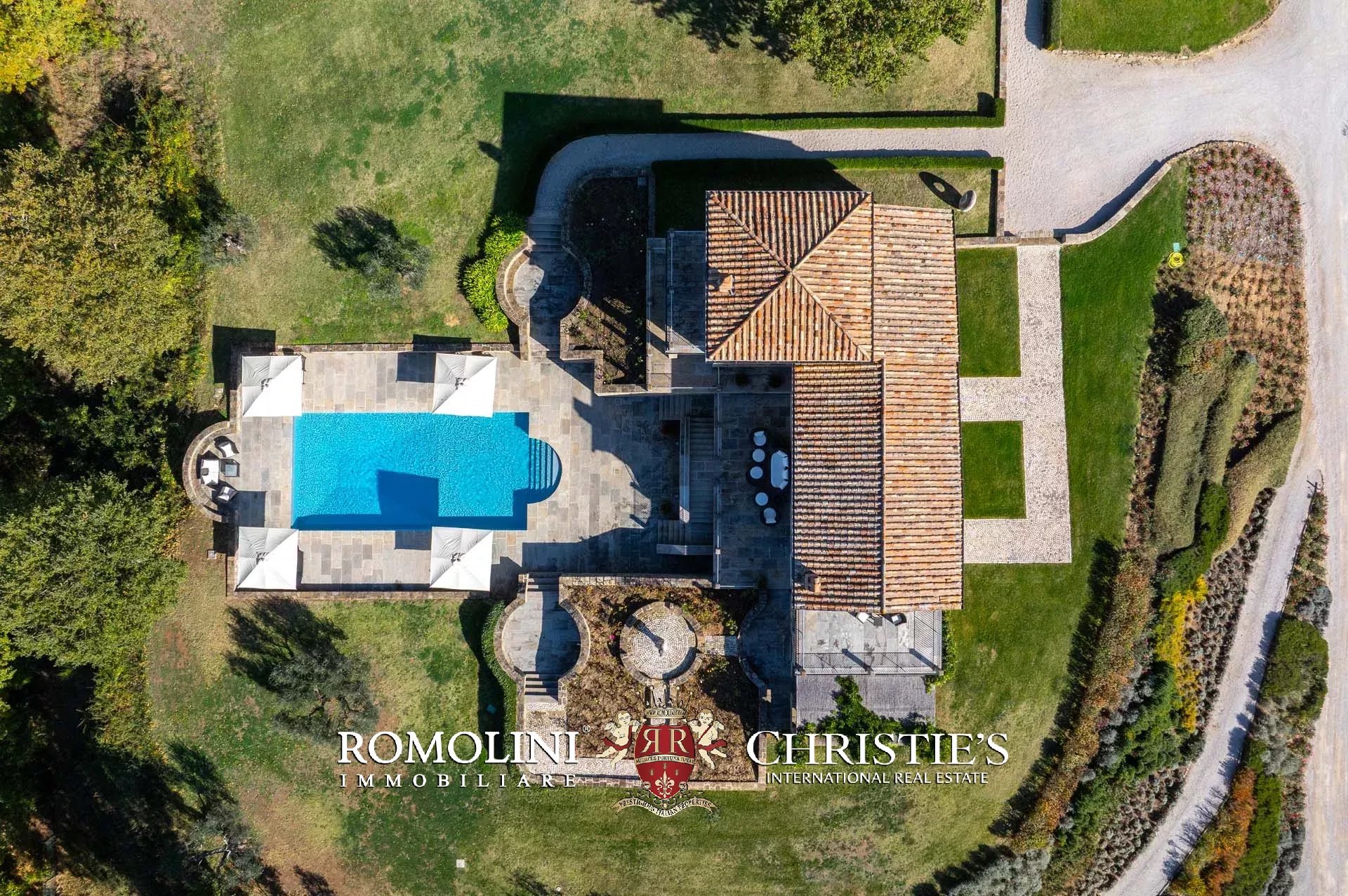 7 Bedroom Villa/Townhouse's Image 15
