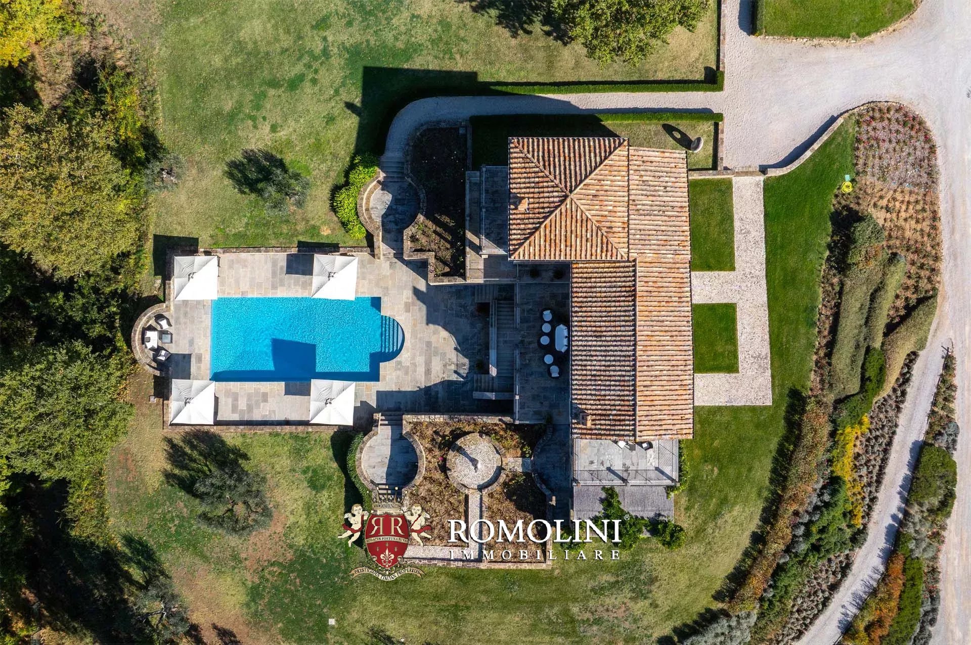 7 Bedroom Villa/Townhouse's Image 15