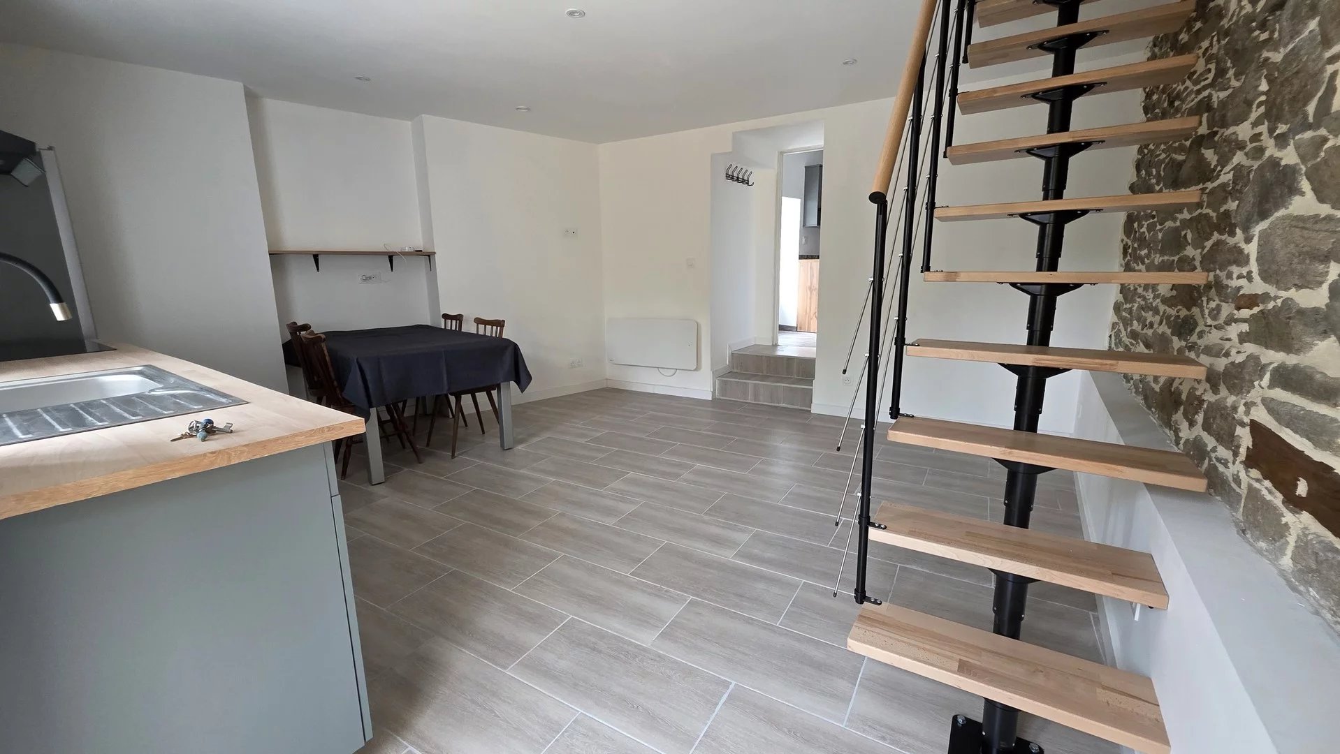 MAISON T3 MEUBLEE – LES CHAMPS GERAUX- EN EXCLUSIVITE