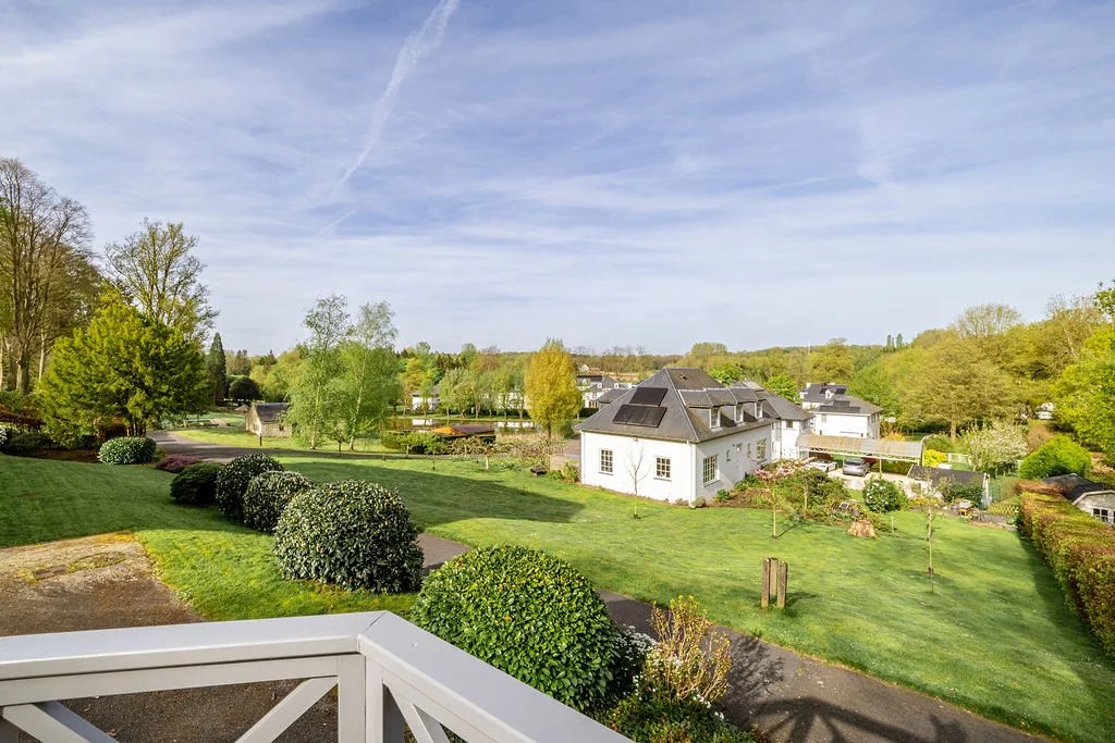 OPTIE - Lipszyc villa gerenoveerd op een privédomein van 7 ha