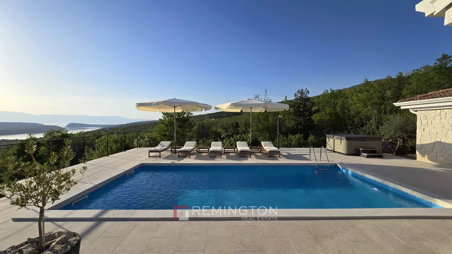 3 Bedroom Villa/Townhouse's Image 19