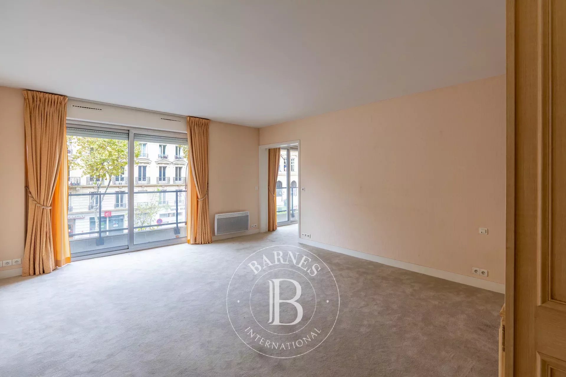 Neuilly-Mairie - 1 or 2-bed apartment - Wide balconies - Walking distance of the shops and public transport services - Unobstructed views