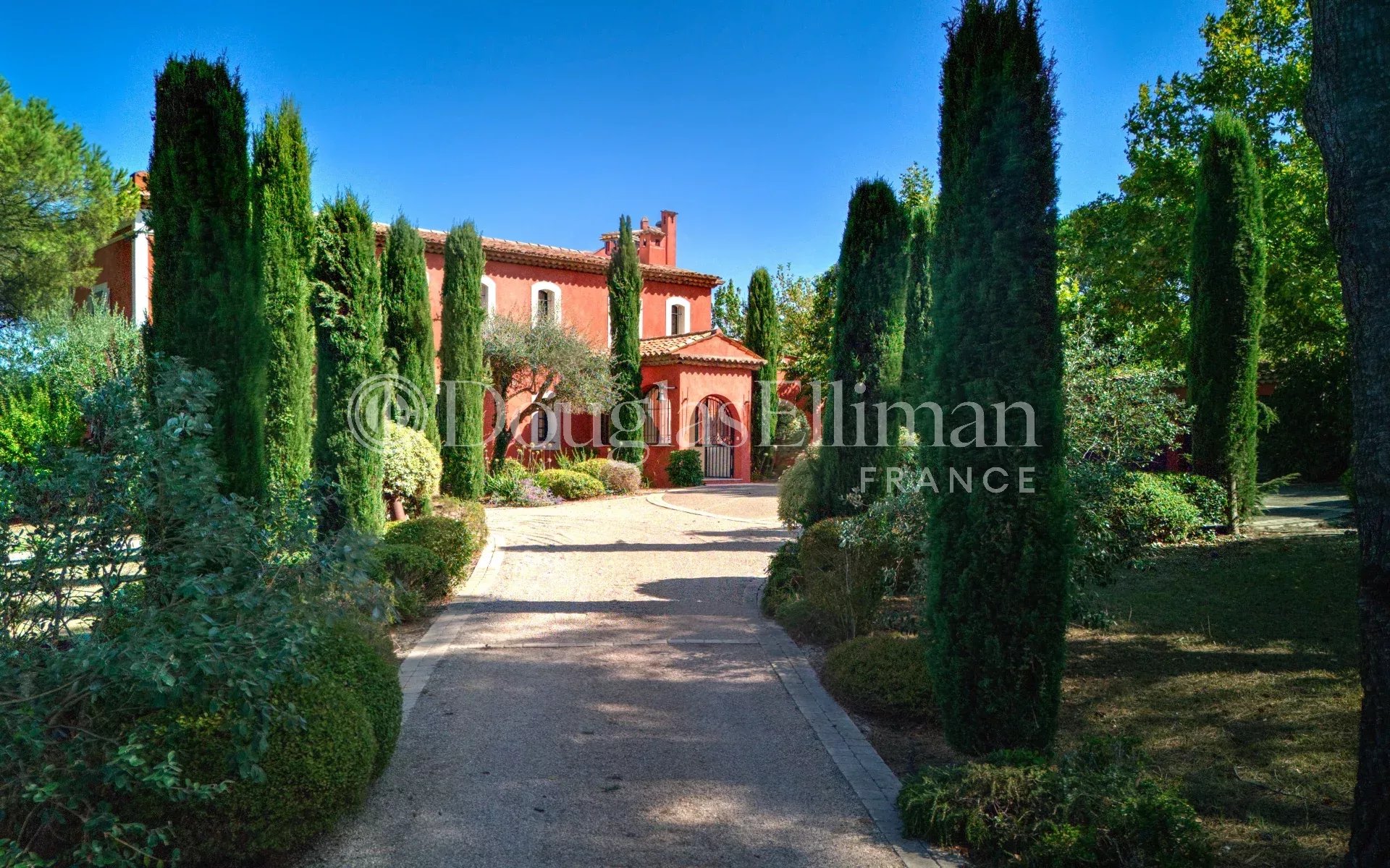 PROCHE VALBONNE : Villa de Style Toscan au Castellaras - Image nᵒ3
